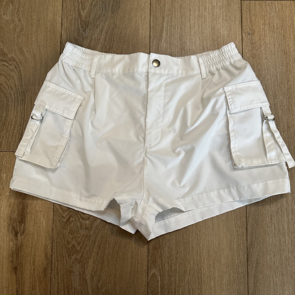 Love Tree Women's White Cargo Shorts Size Large Preowned